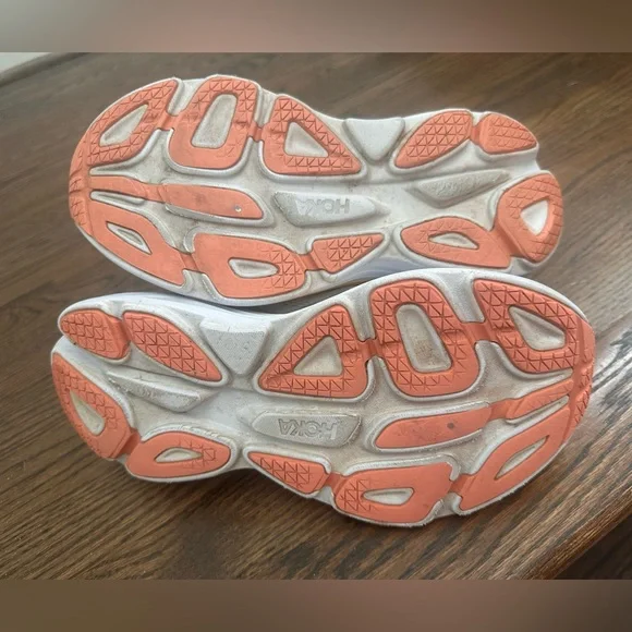 HOKA Bondi 8 Max Cushioned Road Runner Size 9.5 Wide - Picture 7 of 8